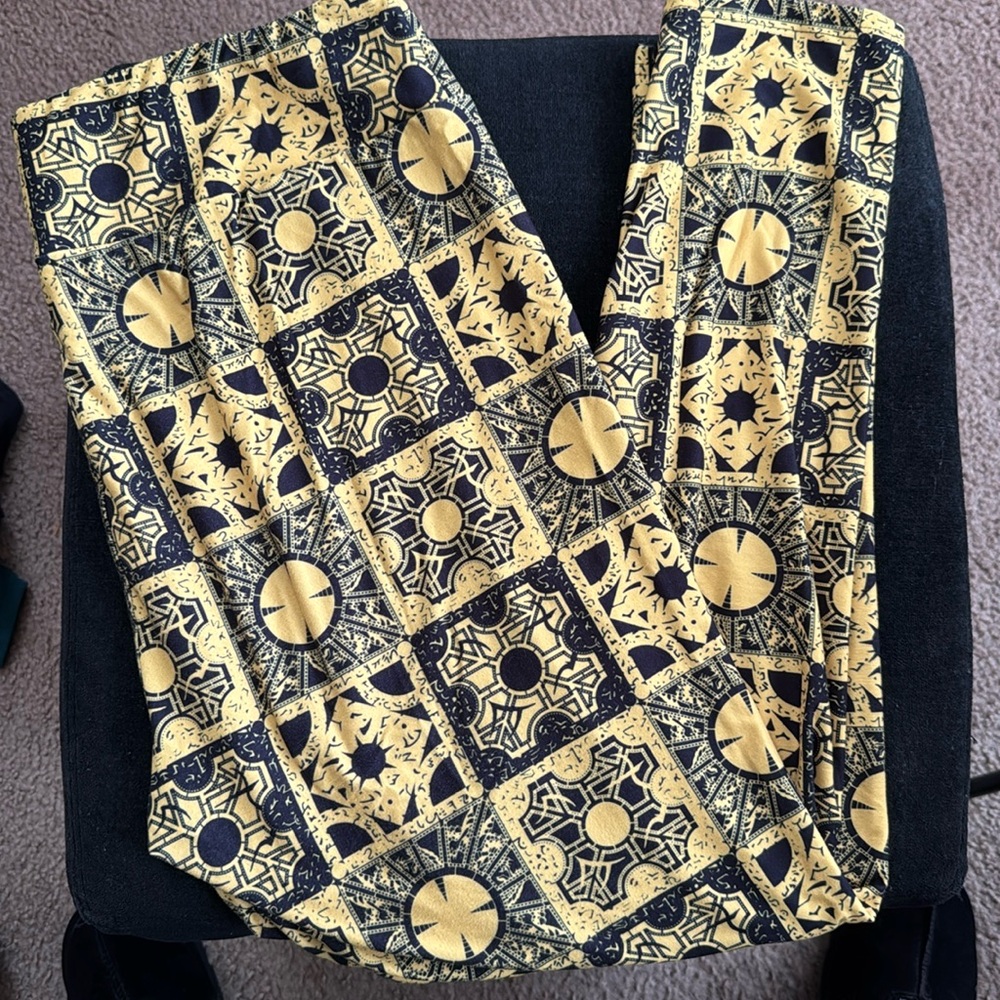 Hellraiser puzzle box leggings- plus size
